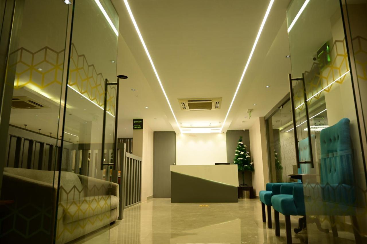Sterling Keys By Tgi Hotel Bengaluru Kültér fotó